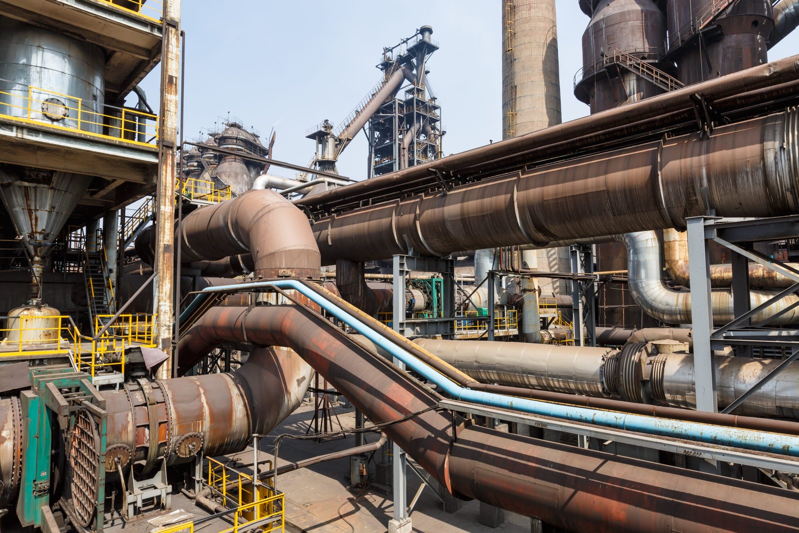 Estruturas industriais e tubulações